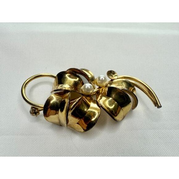 Vintage 1940s Forstner 12K Gold Filled Retro Floral Bow Brooch with Pearls - Picture 2 of 8